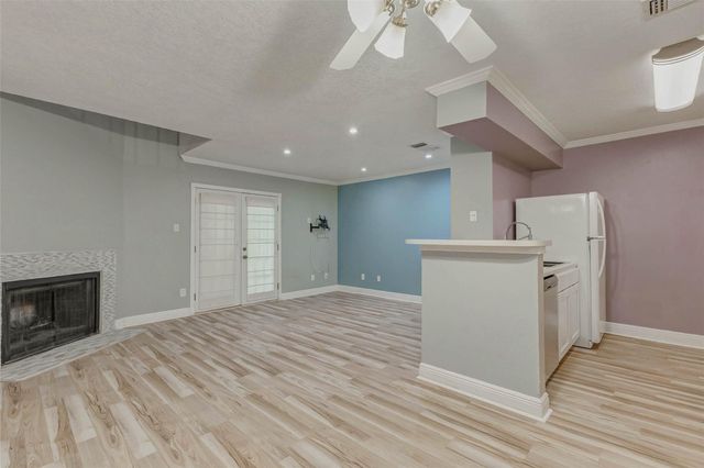 11201 Lynbrook Drive 3702, Houston, TX 77042