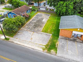 213 E Texas Avenue, Baytown, TX 77520