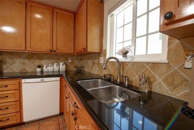 7310 Balboa Boulevard F, Van Nuys, CA 91406
