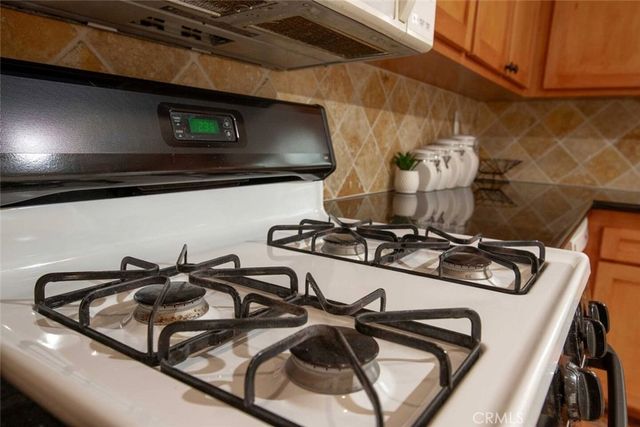 7310 Balboa Boulevard F, Van Nuys, CA 91406