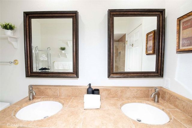 7310 Balboa Boulevard F, Van Nuys, CA 91406