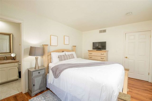 7310 Balboa Boulevard F, Van Nuys, CA 91406