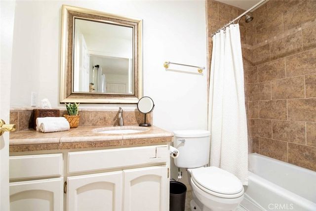 7310 Balboa Boulevard F, Van Nuys, CA 91406