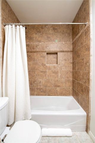 7310 Balboa Boulevard F, Van Nuys, CA 91406