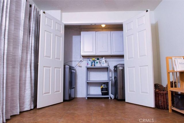 7310 Balboa Boulevard F, Van Nuys, CA 91406