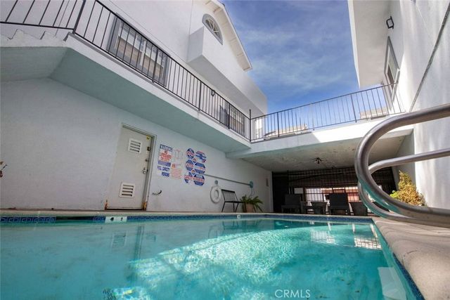 7310 Balboa Boulevard F, Van Nuys, CA 91406