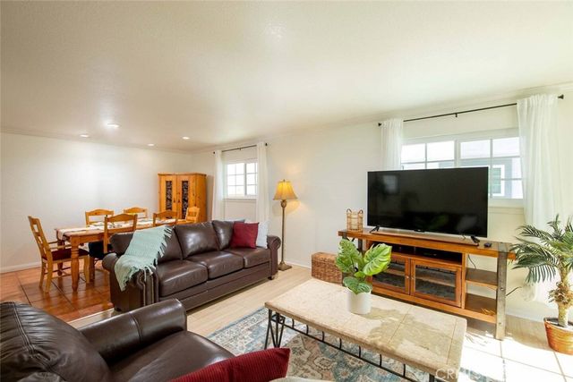 7310 Balboa Boulevard F, Van Nuys, CA 91406