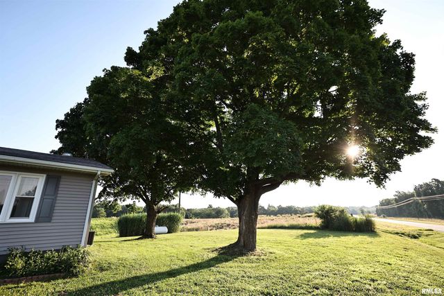 42060 County Highway 10, Nebo, IL 62355