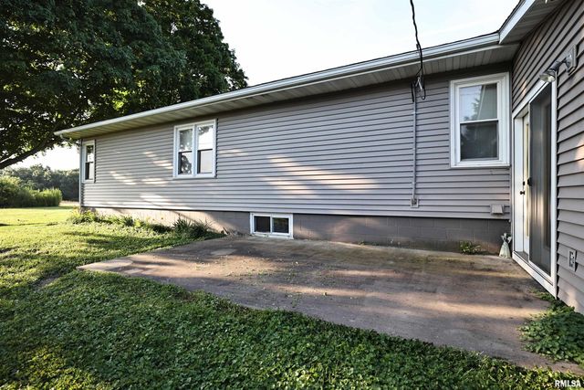 42060 County Highway 10, Nebo, IL 62355