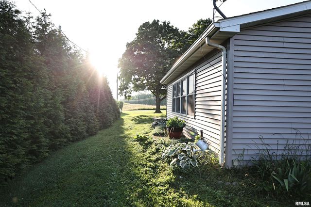 42060 County Highway 10, Nebo, IL 62355