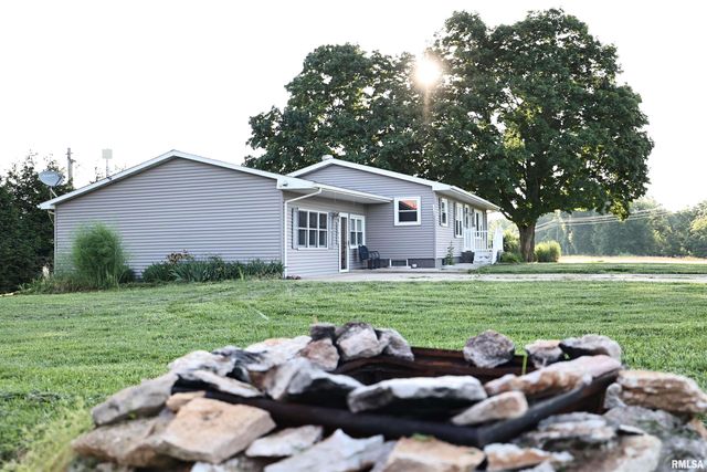 42060 County Highway 10, Nebo, IL 62355