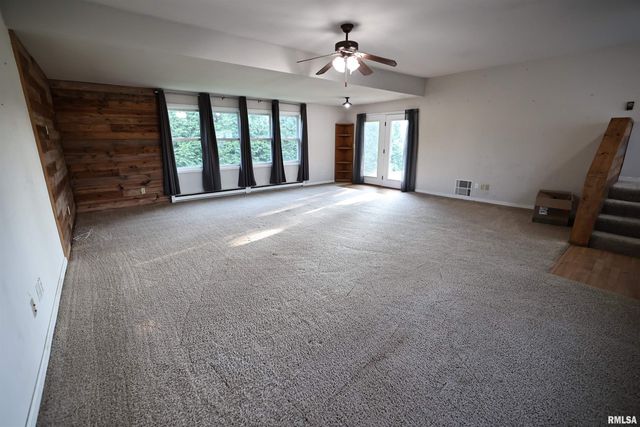 42060 County Highway 10, Nebo, IL 62355