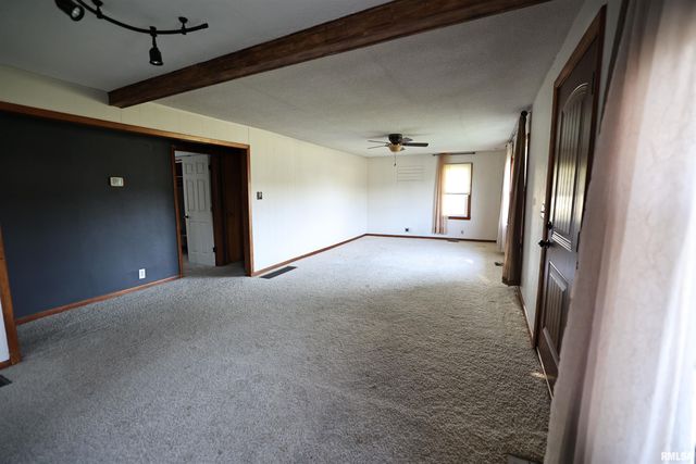 42060 County Highway 10, Nebo, IL 62355