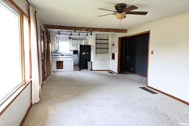 42060 County Highway 10, Nebo, IL 62355