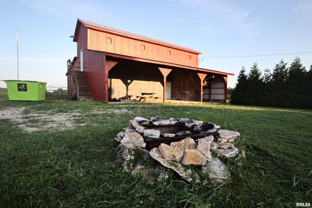 42060 County Highway 10, Nebo, IL 62355