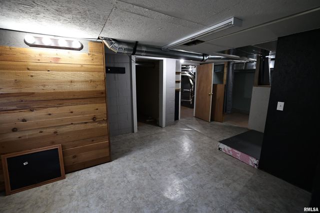 42060 County Highway 10, Nebo, IL 62355