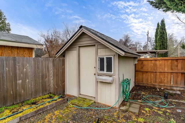2719 SW Garden Meadow Drive, Grants Pass, OR 97527
