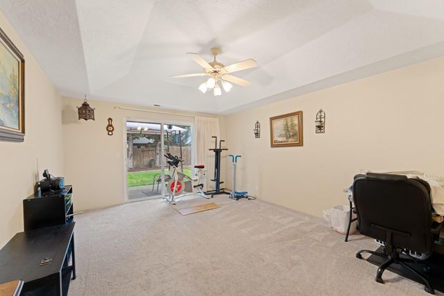 2719 SW Garden Meadow Drive, Grants Pass, OR 97527