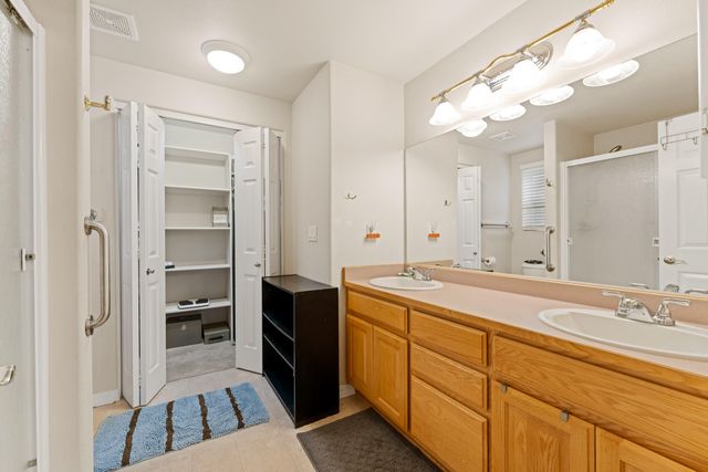 2719 SW Garden Meadow Drive, Grants Pass, OR 97527