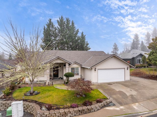 2719 SW Garden Meadow Drive, Grants Pass, OR 97527