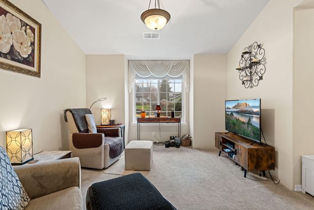 2719 SW Garden Meadow Drive, Grants Pass, OR 97527