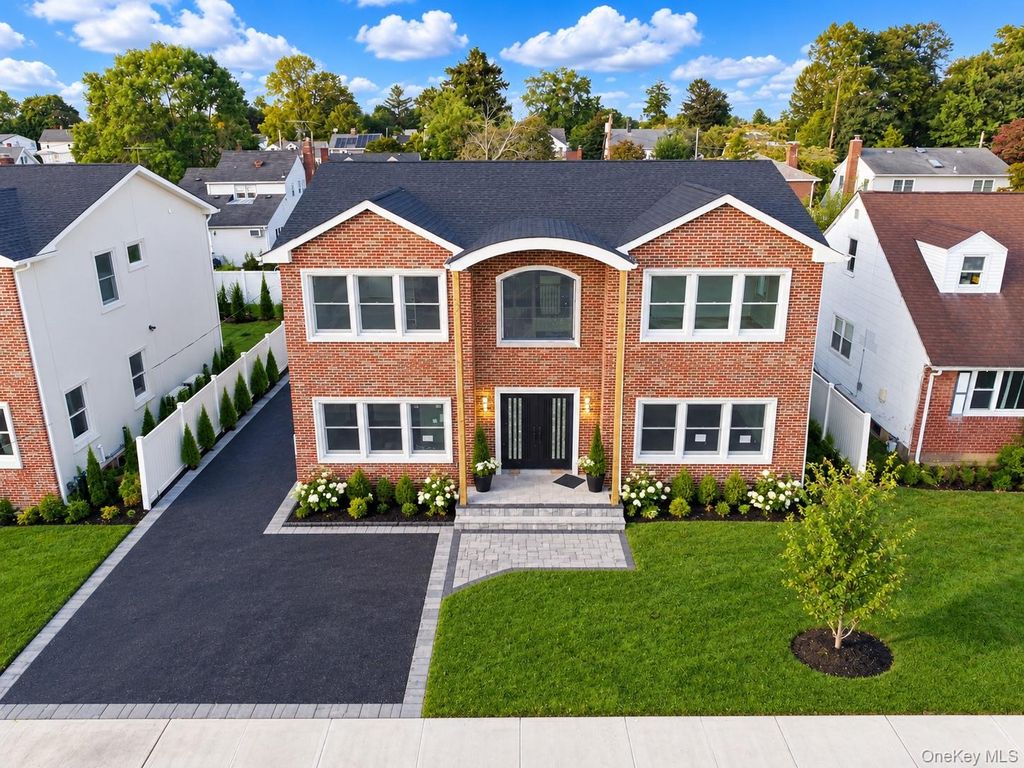8 Fountain Street, Hicksville, NY 11801 — photo 2