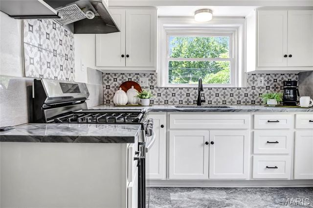 1545 Moore Place, University City, MO 63130
