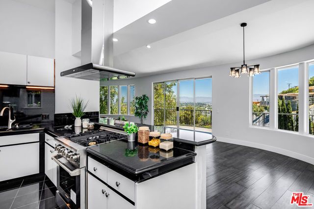 11411 Decente Court, Studio City (los Angeles), CA 91604