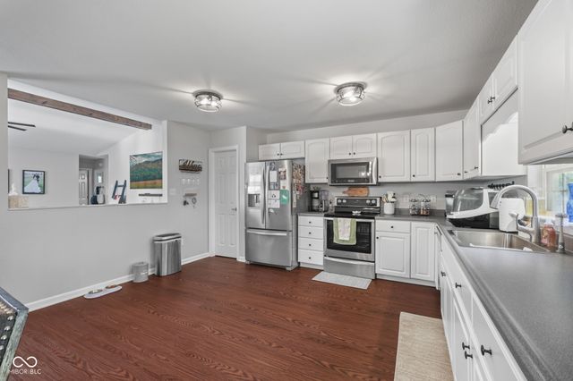 6412 Brooks Bend Boulevard, Indianapolis, IN 46237