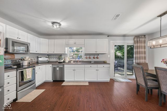 6412 Brooks Bend Boulevard, Indianapolis, IN 46237