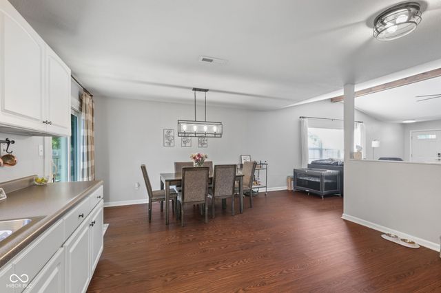 6412 Brooks Bend Boulevard, Indianapolis, IN 46237