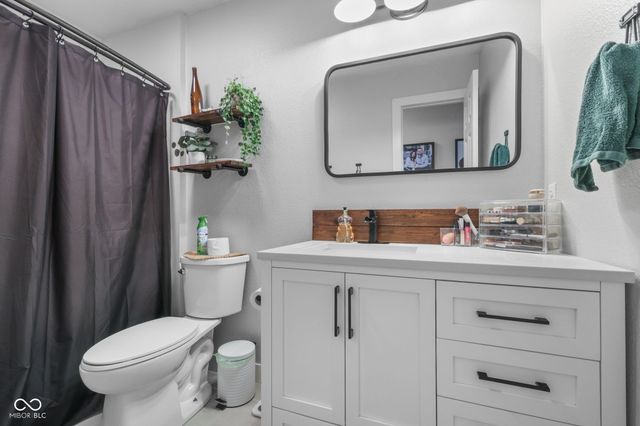 6412 Brooks Bend Boulevard, Indianapolis, IN 46237