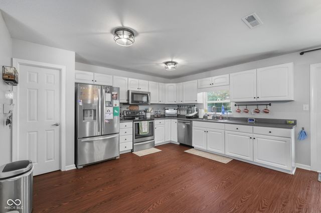 6412 Brooks Bend Boulevard, Indianapolis, IN 46237