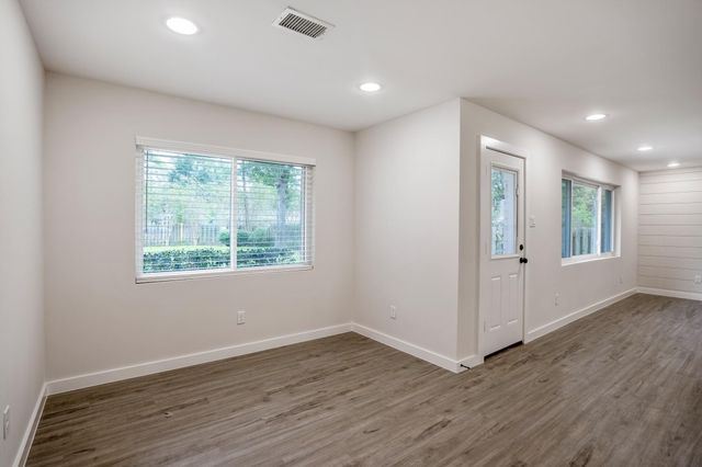 710 Thornwood, Shenandoah, TX 77381