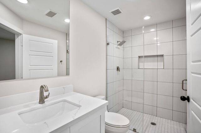 710 Thornwood, Shenandoah, TX 77381
