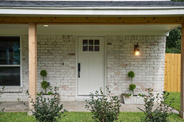 710 Thornwood, Shenandoah, TX 77381