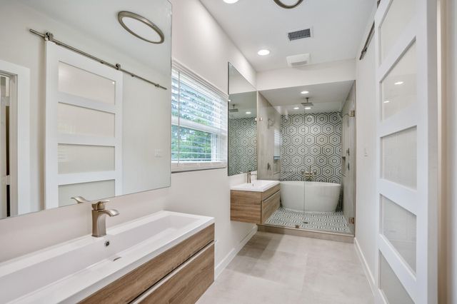 710 Thornwood, Shenandoah, TX 77381