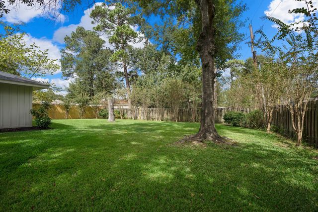 710 Thornwood, Shenandoah, TX 77381
