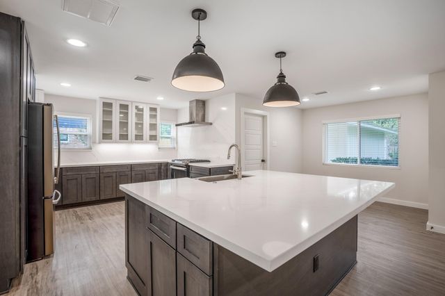 710 Thornwood, Shenandoah, TX 77381