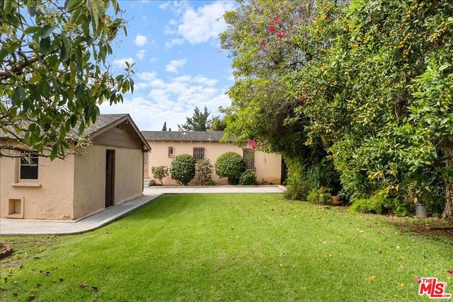 1111 Berkeley Street, Santa Monica, CA 90403