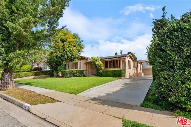 1111 Berkeley Street, Santa Monica, CA 90403