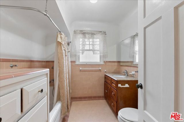 1111 Berkeley Street, Santa Monica, CA 90403