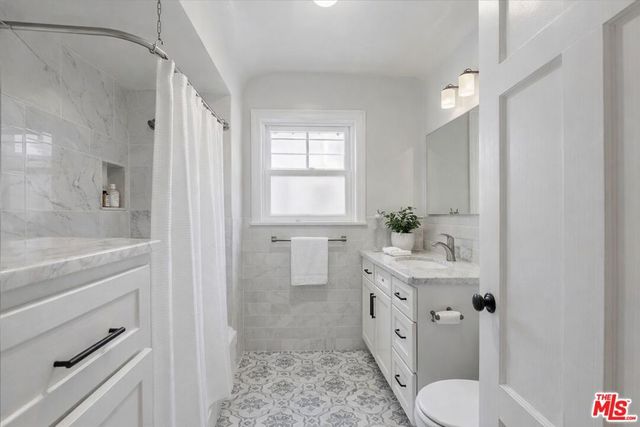 1111 Berkeley Street, Santa Monica, CA 90403