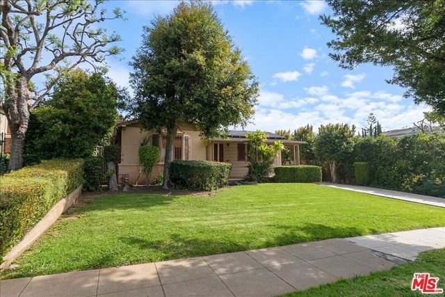 1111 Berkeley Street, Santa Monica, CA 90403