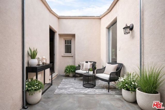 1111 Berkeley Street, Santa Monica, CA 90403