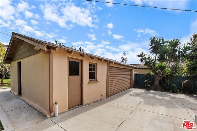 1111 Berkeley Street, Santa Monica, CA 90403