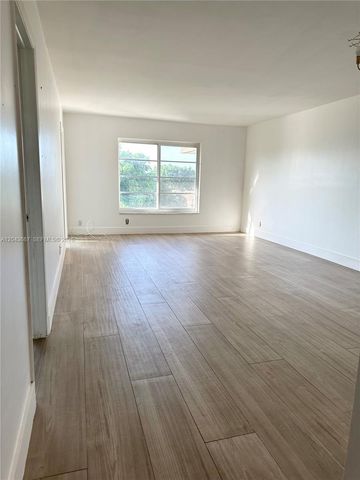 8101 SW 24th Ct 405, Davie, FL 33324