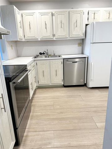 8101 SW 24th Ct 405, Davie, FL 33324