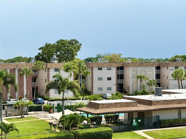 8101 SW 24th Ct 405, Davie, FL 33324