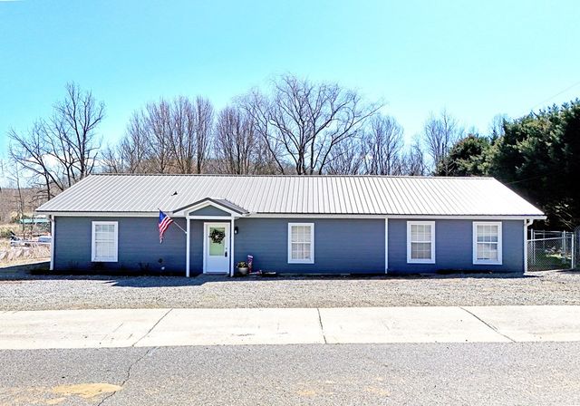 91 Hickory Street, Hayesville, NC 28904